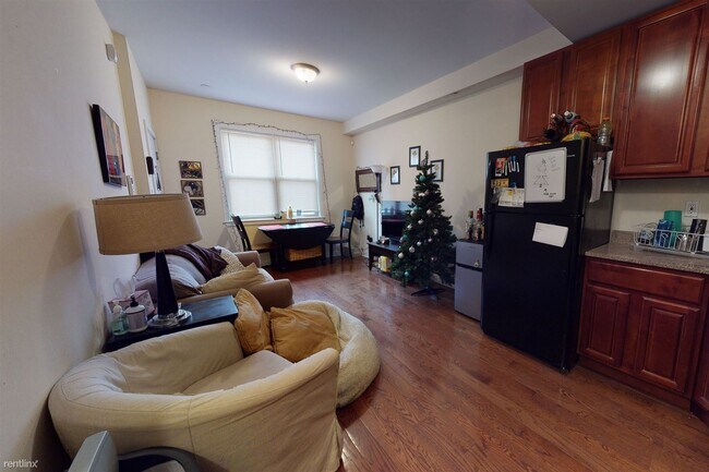 Foto del edificio - 5 br, 2 bath Duplex - 1802 WILLINGTON ST U...