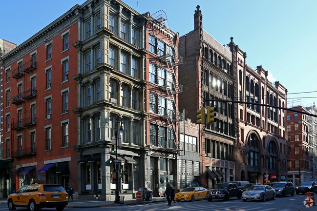 Building Photo - 489 Broome St