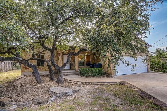 Building Photo - 17106 Oak Cliff Cir