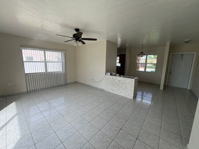 Foto del edificio - 3960 NW 178th St