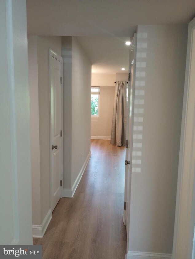 Primary Photo - 1309 Meadowview Ln