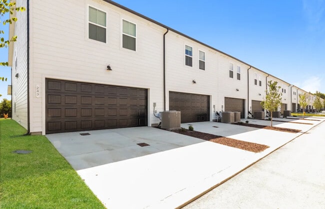 Photo - 228 River Rock Dr House