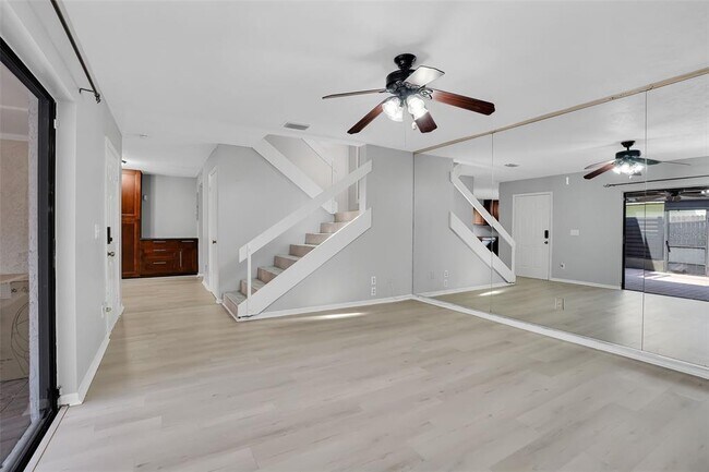 Foto del edificio - 15217 W Pond Woods Dr
