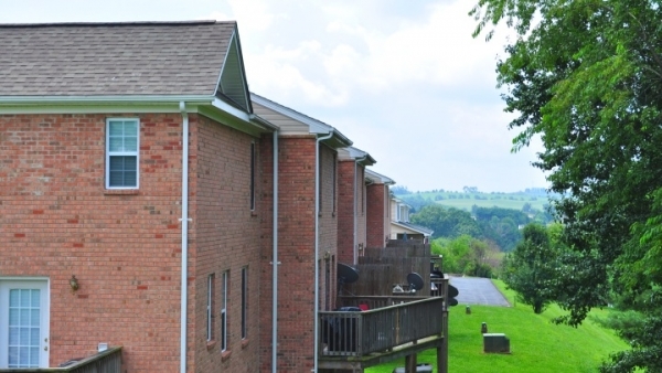 Building Photo - Henley Place