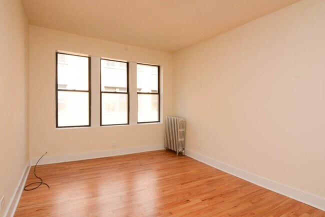 Foto del edificio - 1532 N Kedzie Ave