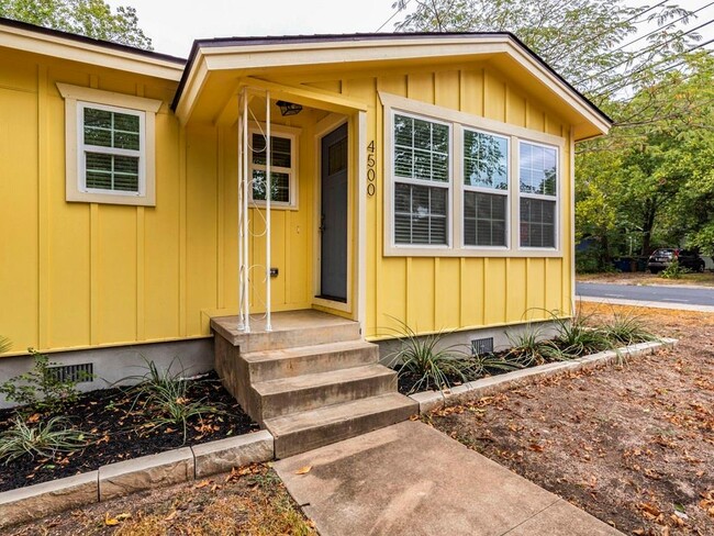Building Photo - 4500 Mt Vernon Dr