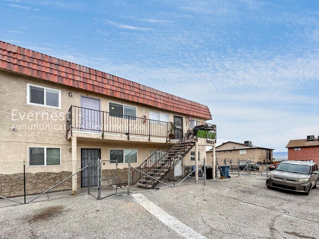 Foto del edificio - 6923 Issac Ave