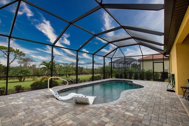 Building Photo - Seasonal Short-Term Single Family located at Sarasota National Golf Club (Social Membership) with...