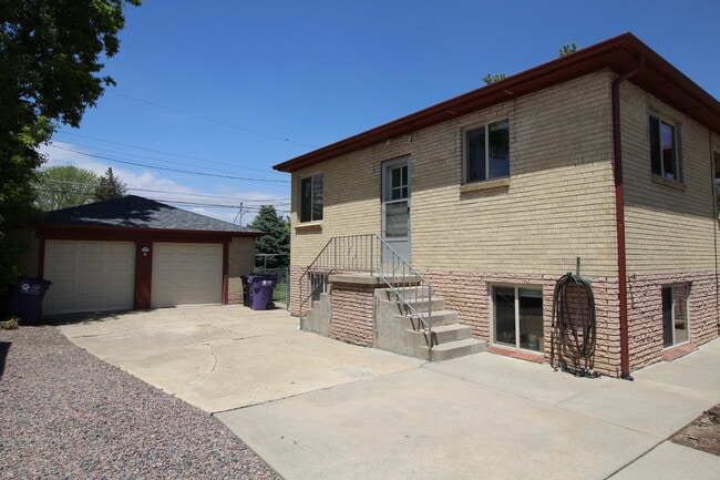 Side of house with garage - 4831 Fenton St