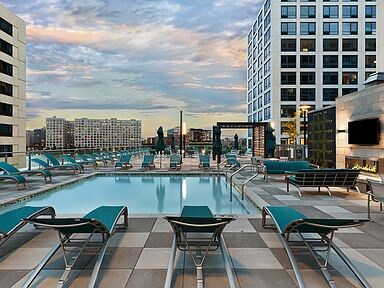 Foto del edificio - 801 Harbor Blvd