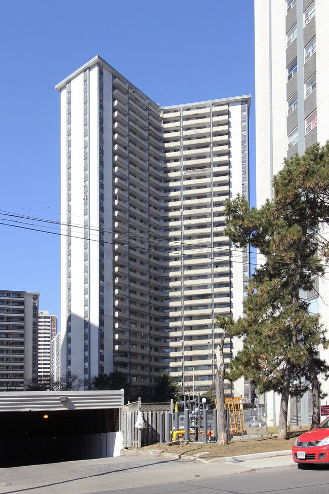 De l’est - 260 Wellesley St E