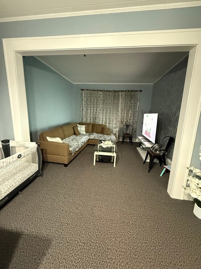 Foto del edificio - 93 Malcolm Ave