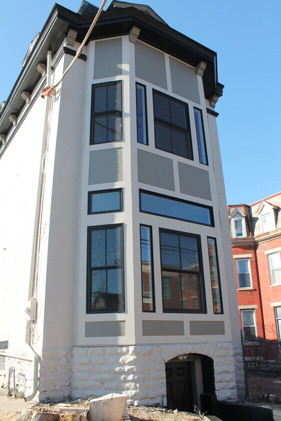 Primary Photo - 715 Greenup St