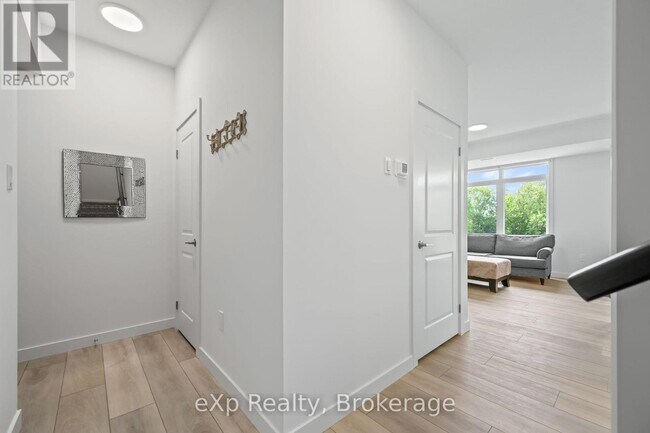Photo du bâtiment - 824-824 Woolwich St