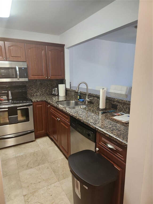 Foto del edificio - 3725 S Ocean Dr