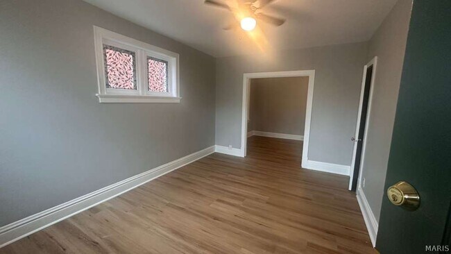 Building Photo - 5042 Pernod Ave