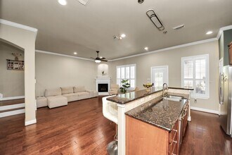 Building Photo - 10342 Solitaire Cir