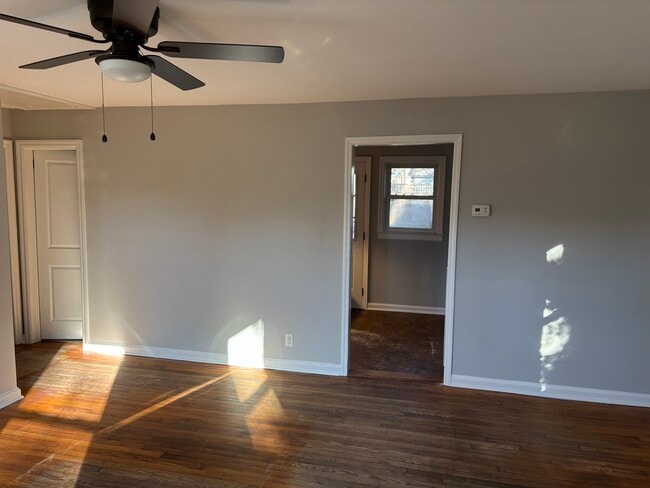 Building Photo - 717 Brighton Rd