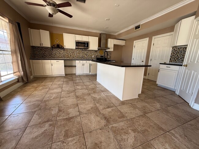 Building Photo - 3833 Corinne Ave