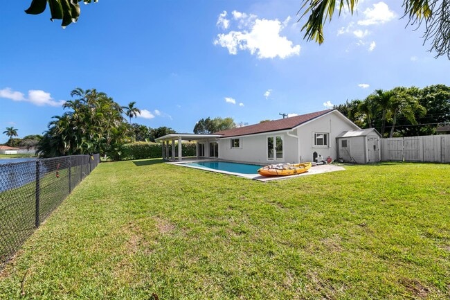 Building Photo - 1120 Renmar Dr