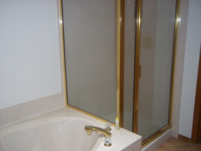 Foto del edificio - 2BR+1, 2BA, 2CG