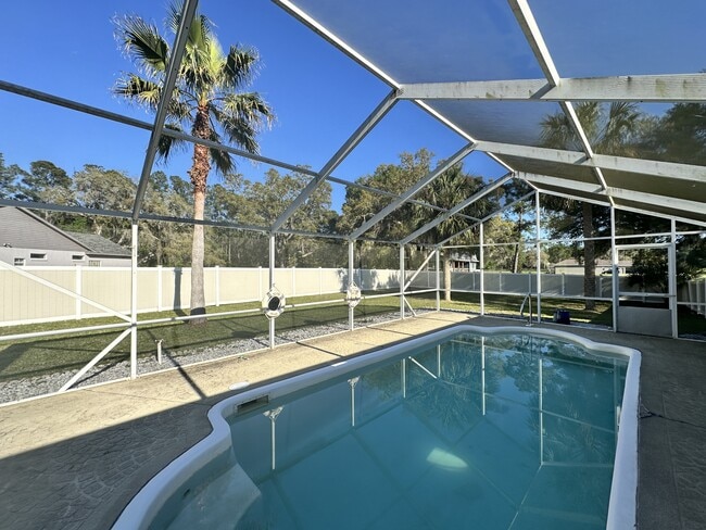 Foto del edificio - 5953 NE 62nd Court Rd