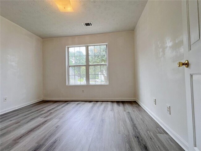 Foto del edificio - 290 Arden Ridge Ct