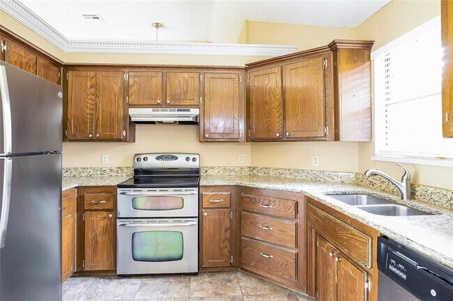 Foto del edificio - 8412 Breezewood Dr