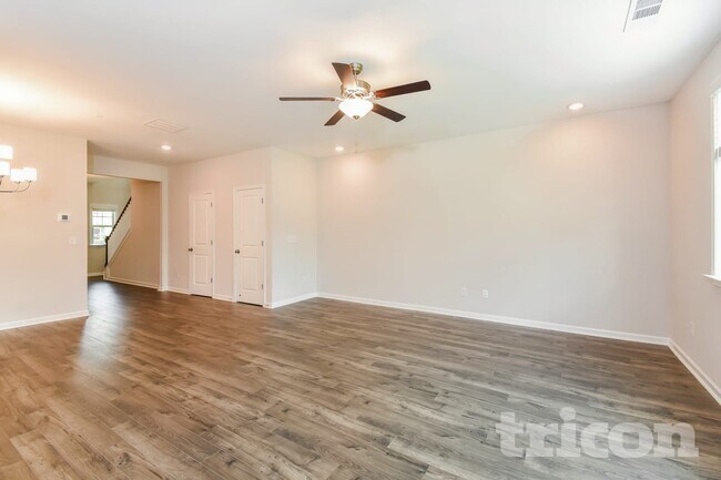 Foto del edificio - 151 Chapelcrest Ln