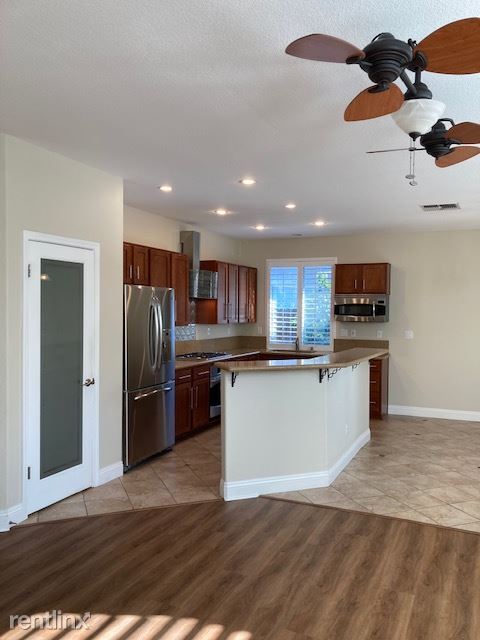 Building Photo - 3 br, 2 bath House - 1131 Colina Court