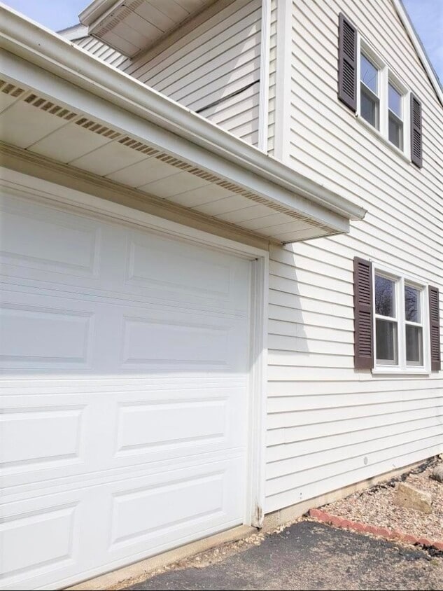 202 Meadowpark Dr, Horicon, WI 53032 Townhome Rentals in Horicon WI