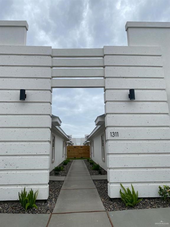 Building Photo - 1311 Marcela Dr