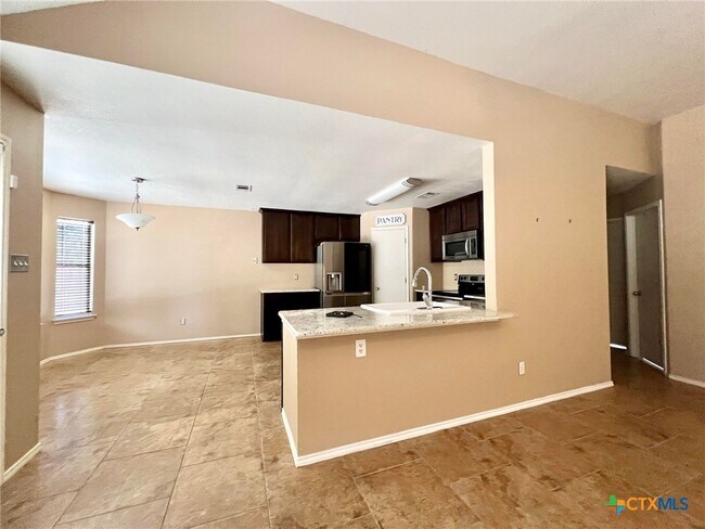 Building Photo - 2907 Wesley Dr