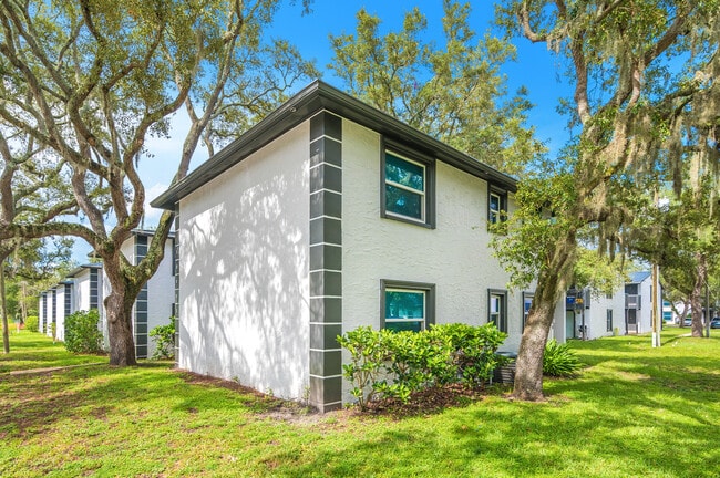 Building Photo - Raintree Park