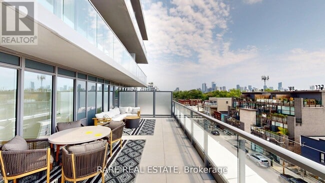 Building Photo - 500 Dupont St