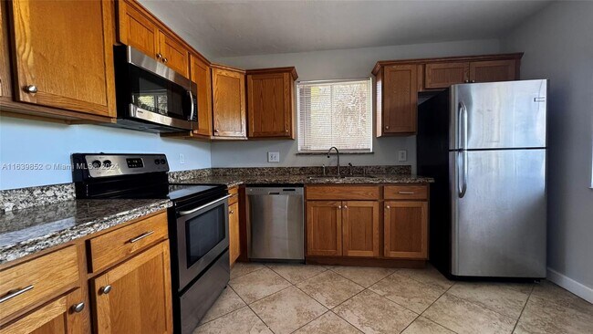 Building Photo - 209 Lakeview Dr