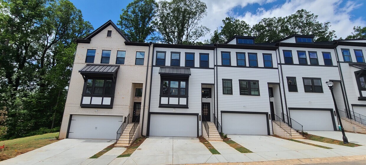 Foto principal - 4560 Mikajack Dr SE