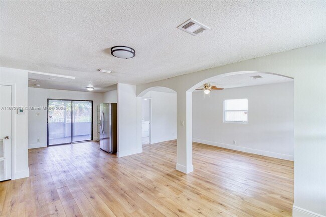 Building Photo - 8130 SW 7th Ct