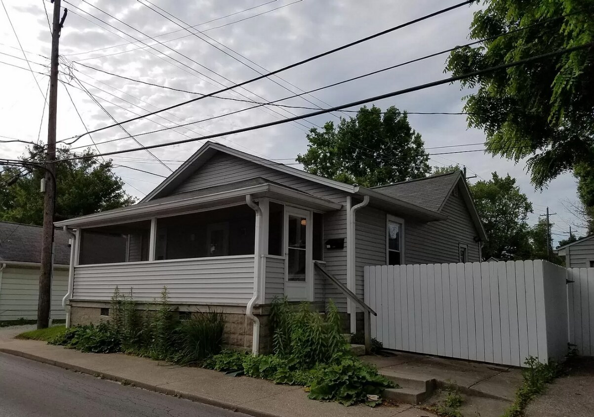 208 E. Grimes Ln Apartment for Rent in Bloomington, IN