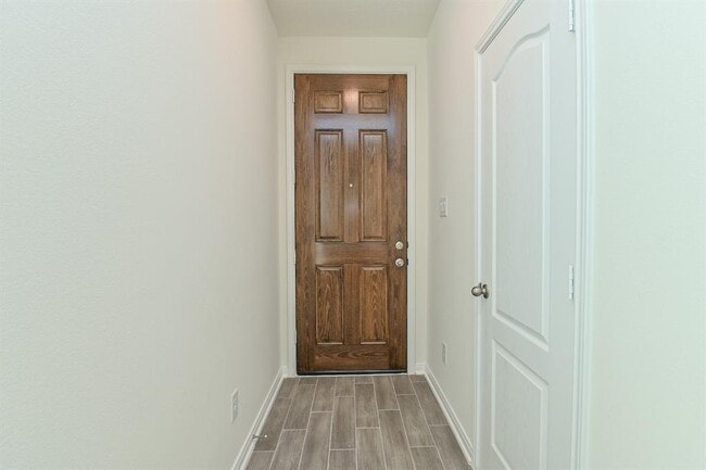 Building Photo - 27638 Mesabe Dr