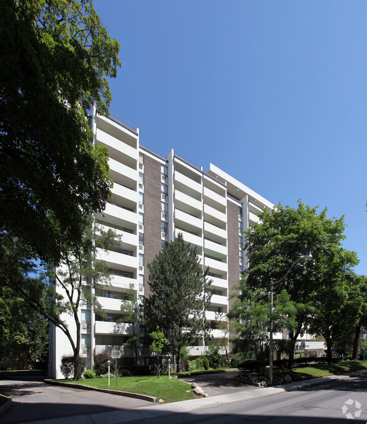 Building Photo - The Delisle Place
