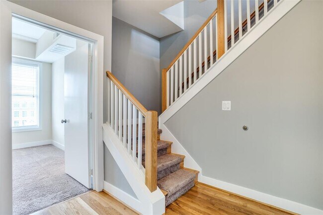 Building Photo - 5055 Addison Cir