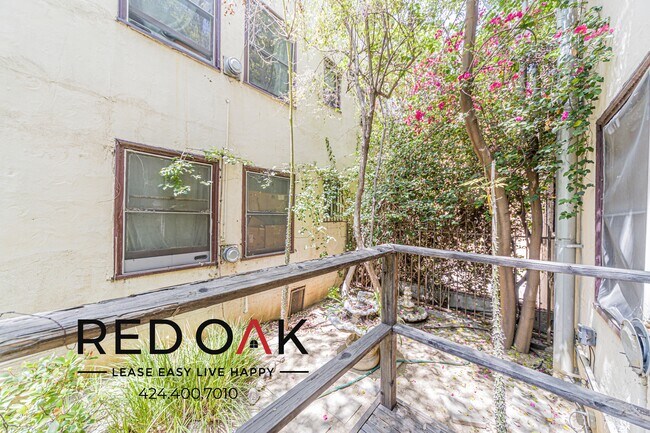 Foto del edificio - 836 Sanborn Ave