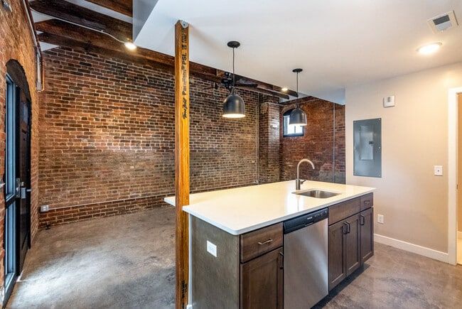 Foto del edificio - 235 Old South High St