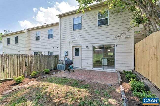 Foto del edificio - 1644 Cool Spring Rd
