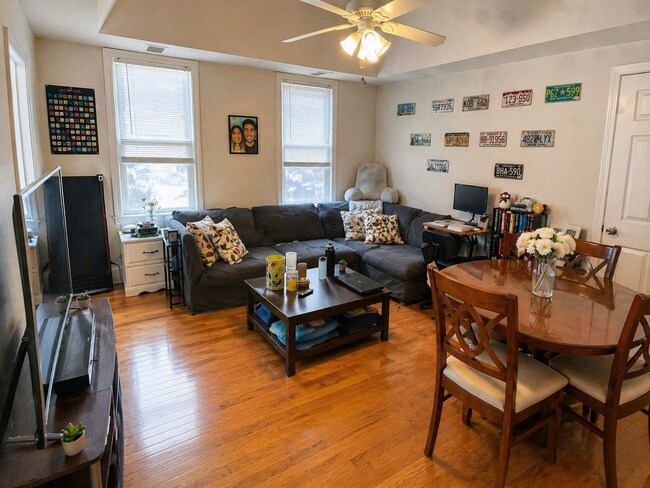 Foto del edificio - 136 W 7th St