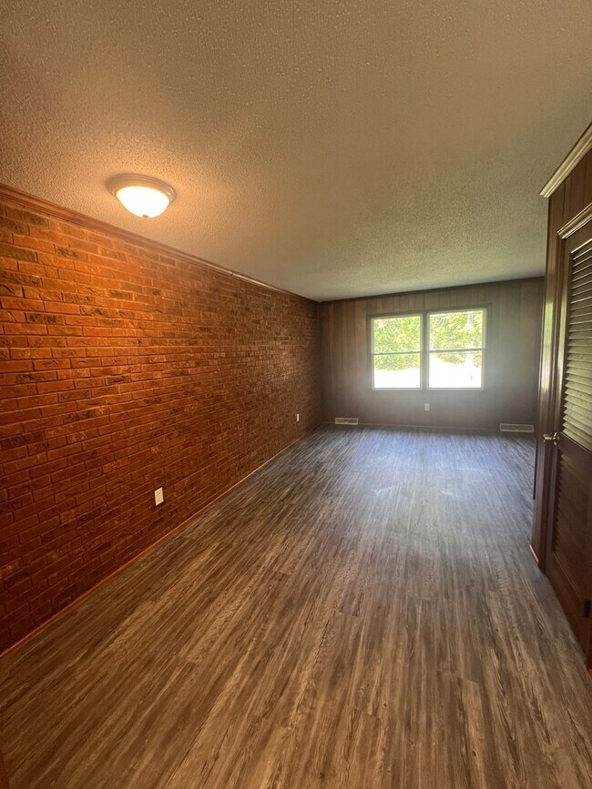 Foto del edificio - 2 Bedroom Duplex Available (Monroe)