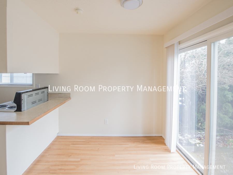 Primary Photo - Newly Renovated Duplex With Washer/Dryer