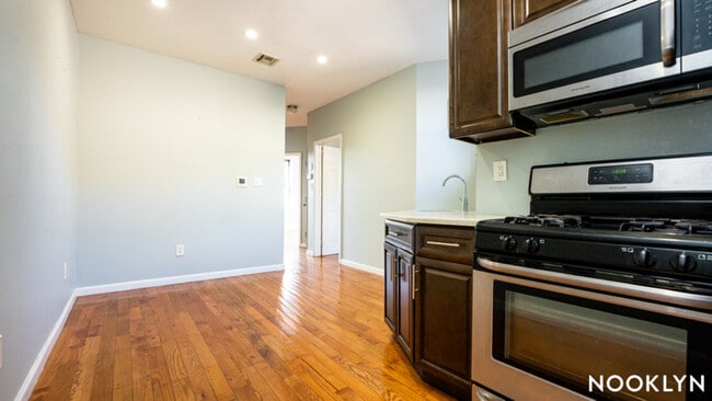 Building Photo - 373 E 28th St