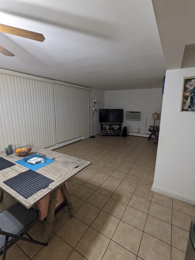 living/dining room - 3852 N Elston Ave
